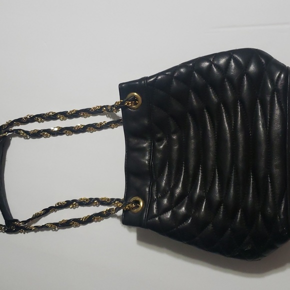 Black Leather Purse with Beautiful Gold Hardware - Picture 1 of 8